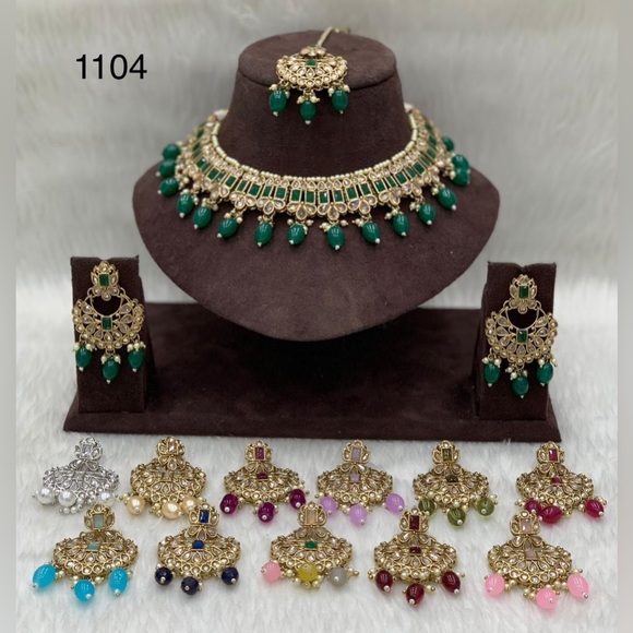 Necklace with earings - Picture 1 of 1